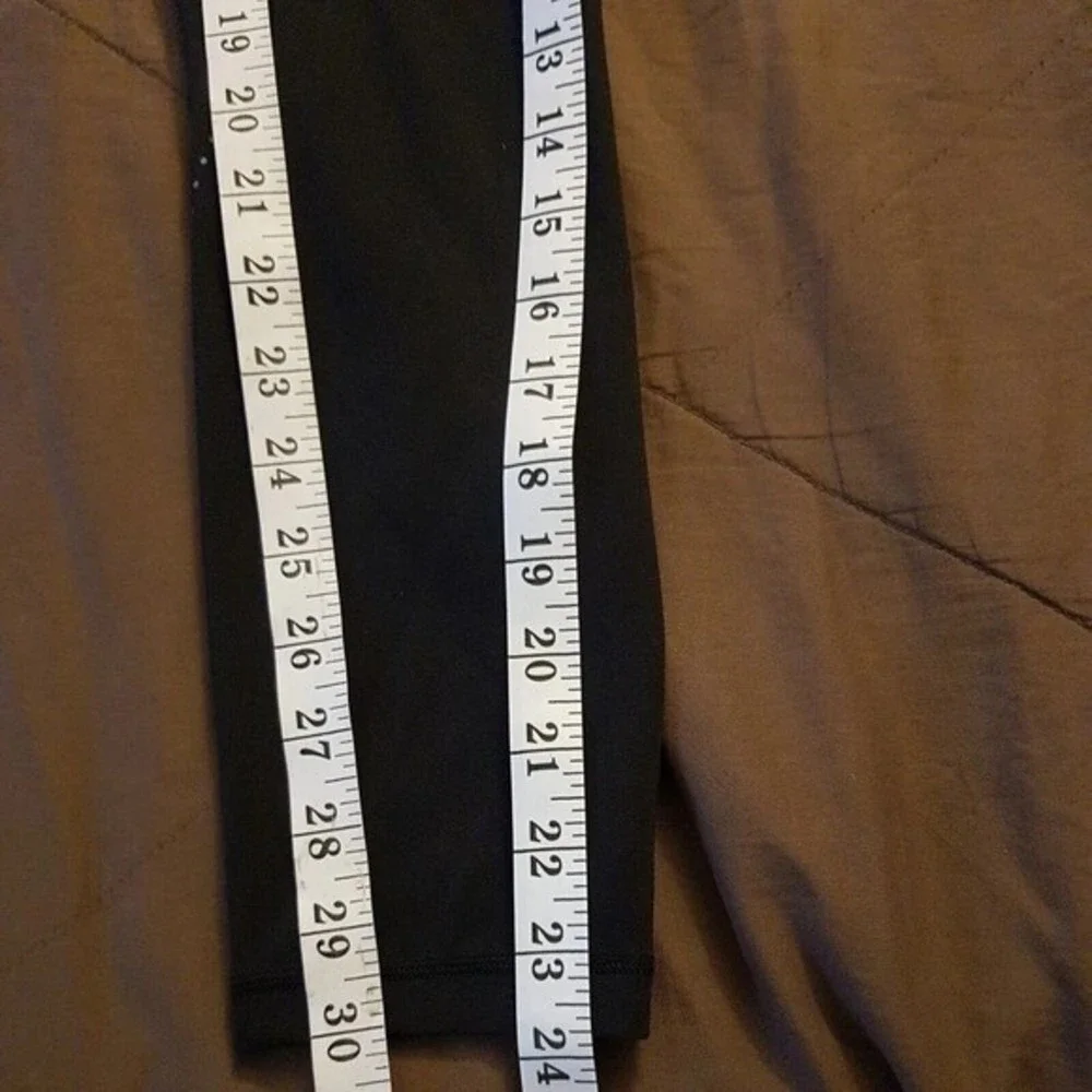 Lululemon Womens Extra Mile Crop Reflective Black Leggings Crop Size 2 Running